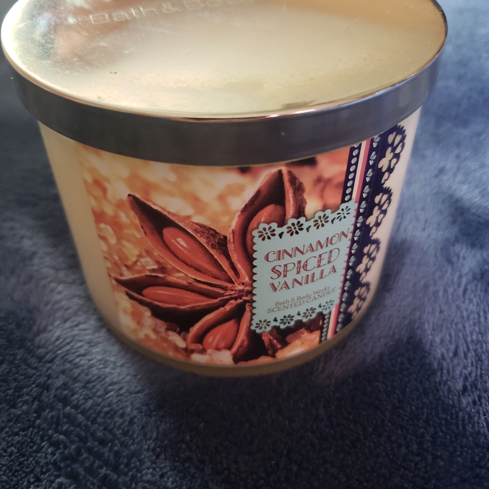 Bath & Body Works Cinnamon Spiced Vanilla Candle, 14.5 oz